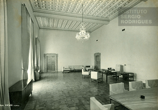 Sala do Embaixador Hugo Gouthier no Palácio Pamphilj, sede da Embaixada do Brasil em Roma na Itália, 1960.